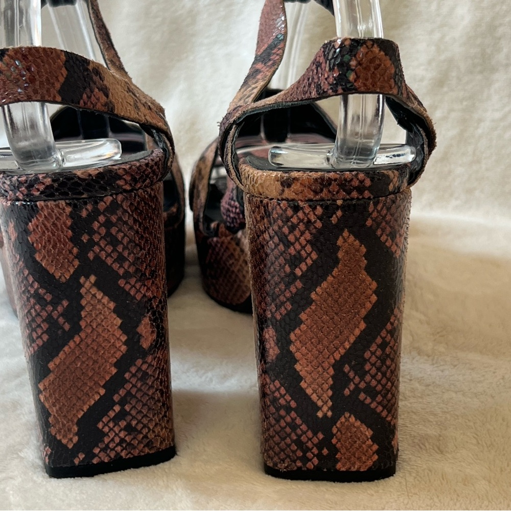 Snakeskin Pattern Platform Heels - image 3